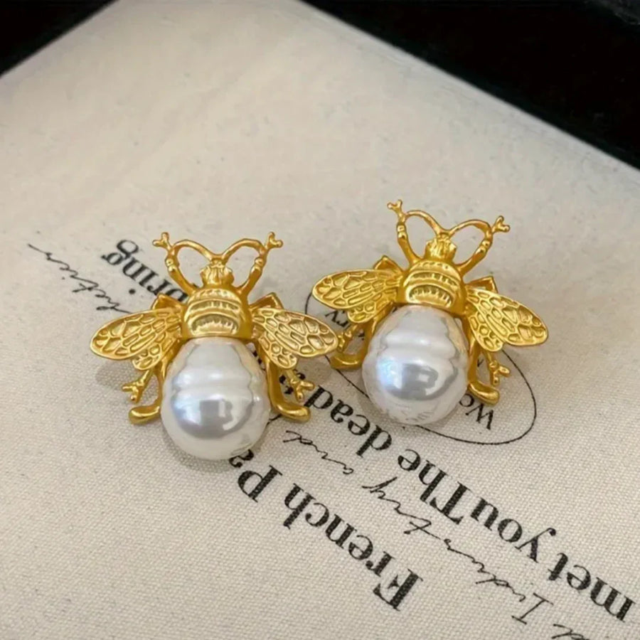 Pearls Bee Earrings