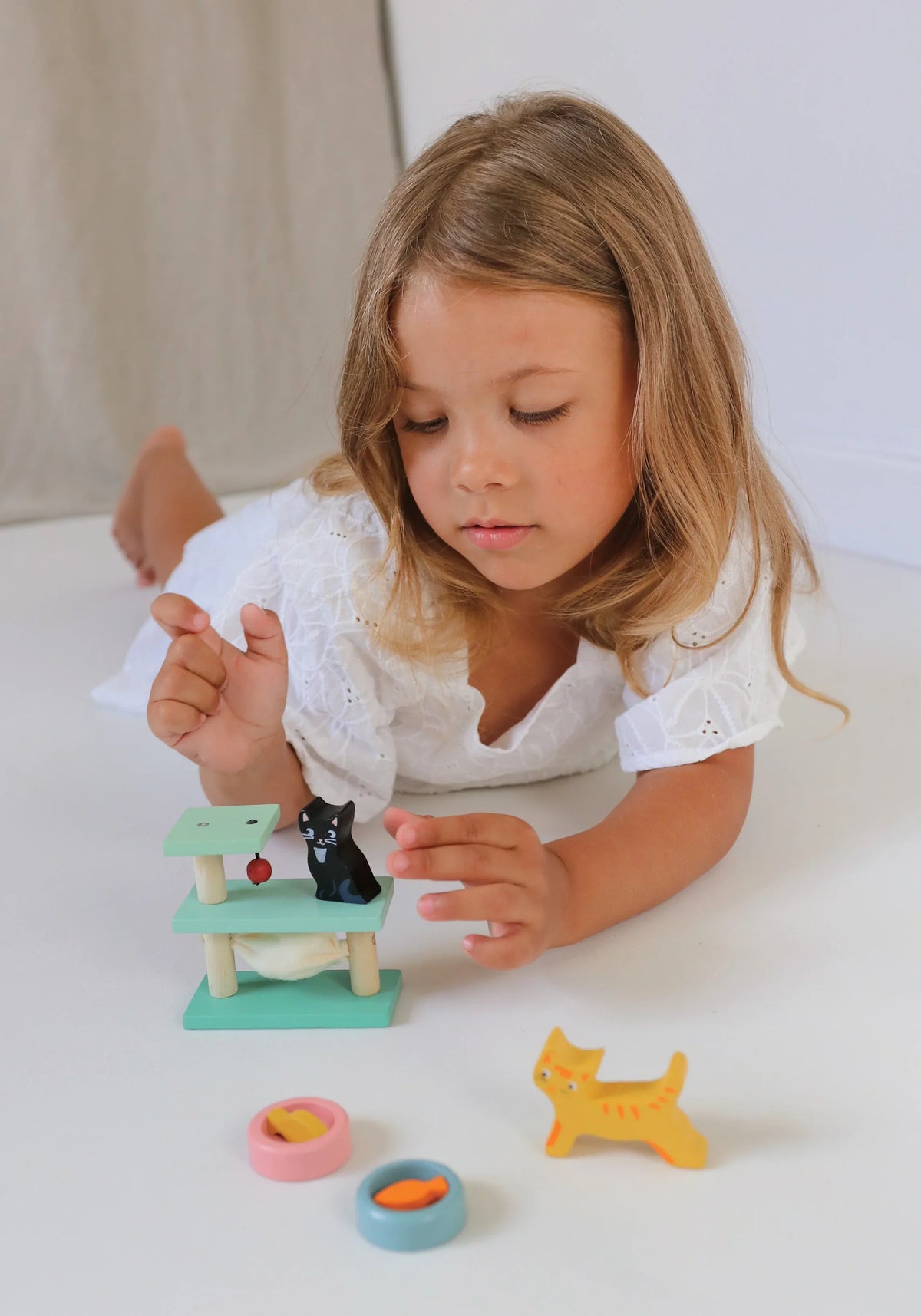 Tender Leaf Toys Dollhouse Pet Cat Set