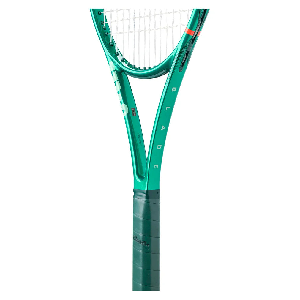 Wilson Blade 100L V10 Tennis Racquet